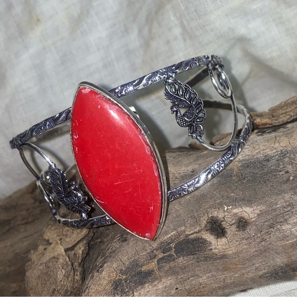 Modern Italian Coral handcrafted Cuff - Picture 6 of 7